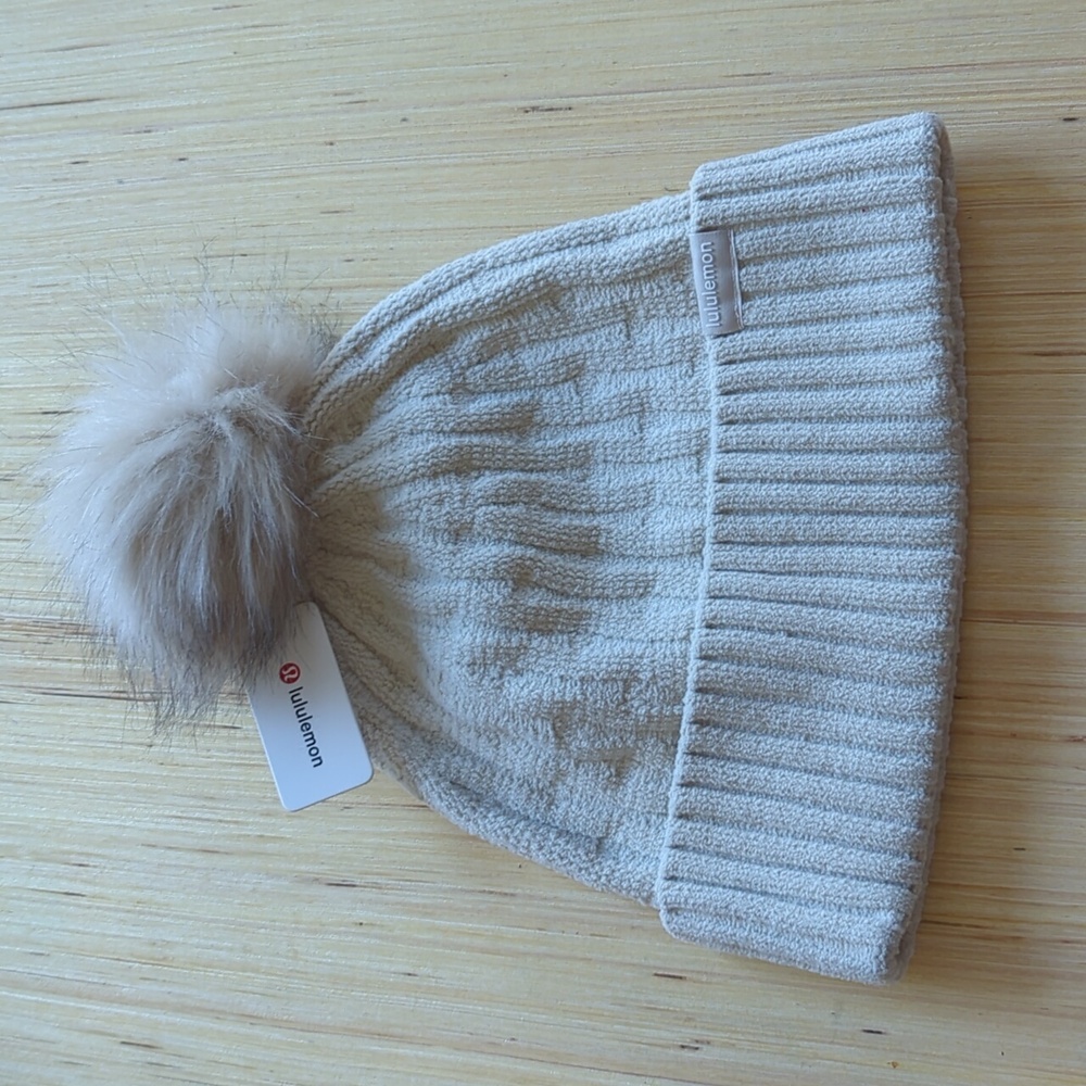NWY Lululemon Natural Ivory Cable Knit Pom Beanie - Picture 6 of 6